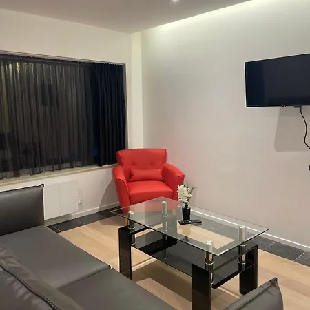 Coquille Apartment *